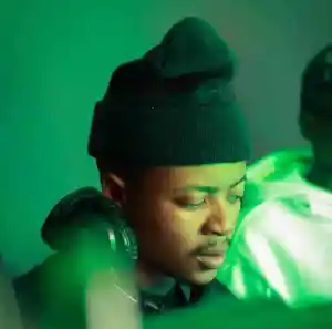 DJ Stokie – Awukhuzeki ft Ommit, Sobzeen Jovies & Zinhle